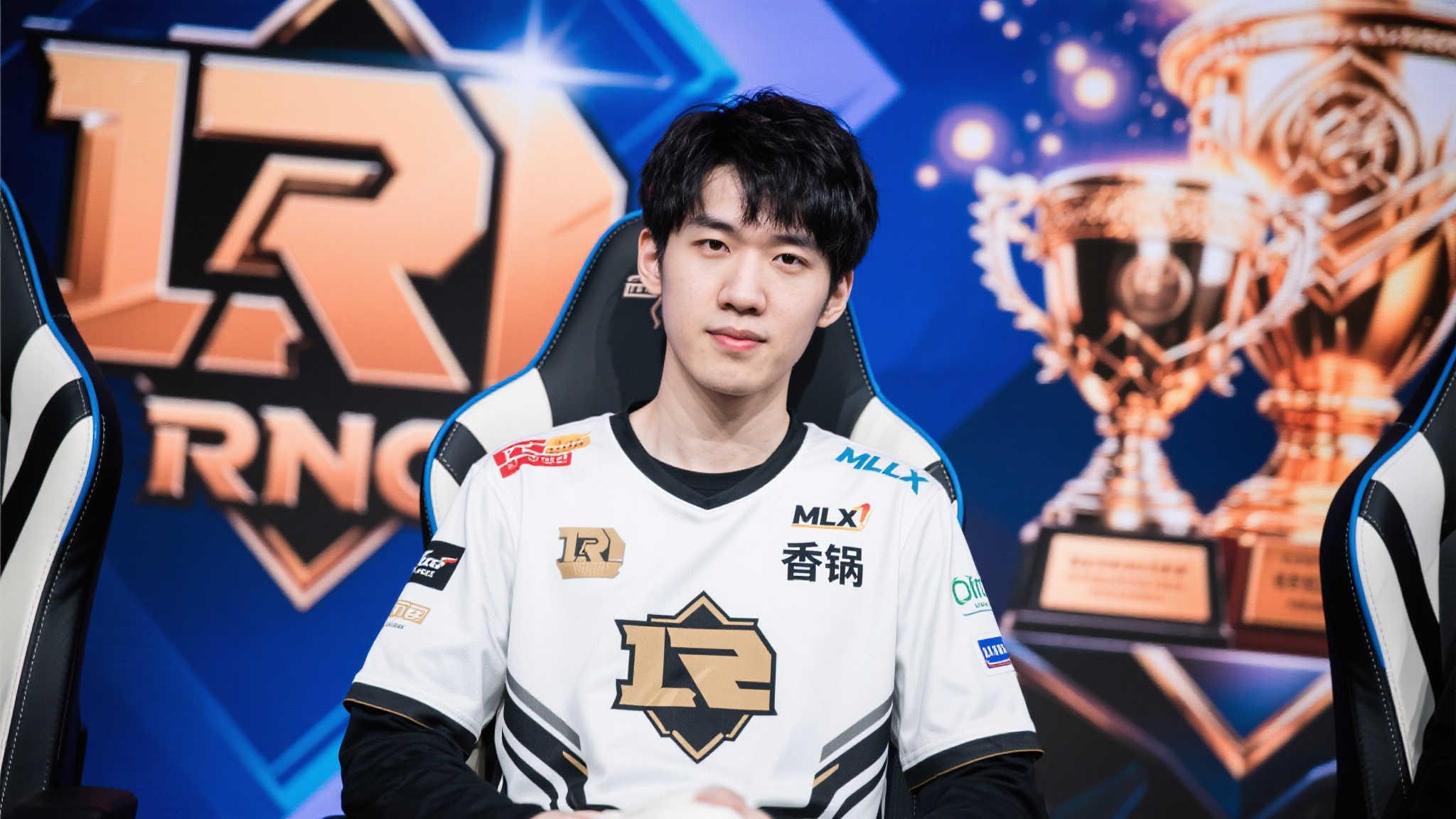 【直播热议】硬币哥复出的可能性:若重回巅峰RNG水平,身价或可达3亿元 【直播热议】硬币哥复出的可能性:若重回巅峰RNG水平,身价或可达3亿元